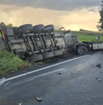 Zderzenie trzech pojazdów na DK 25