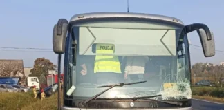 Zderzenie samochodu osobowego z autobusem